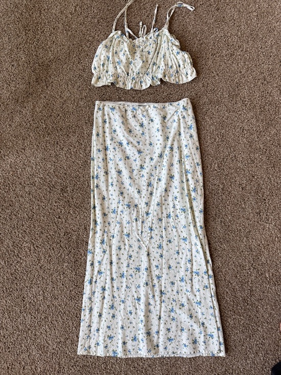 wild fable Dresses & Skirts - wild fable Cream Floral Two-Piece Skirt Set with Blue Floral Print